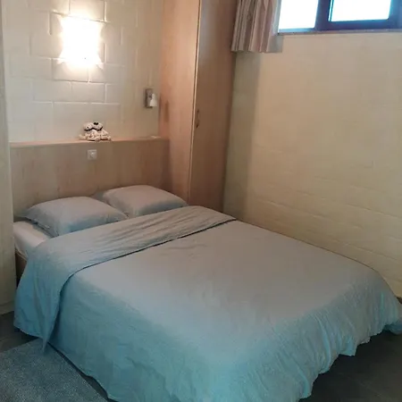 De Meiboom Vakantiehoeve Tot 21 Pers Daire Langemark
